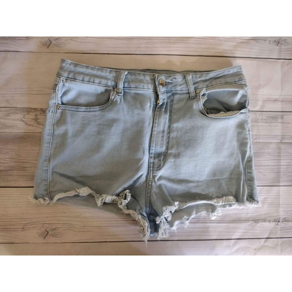 Forever 21‎ Light Wash High Rise Distressed Denim Shorts Size 31